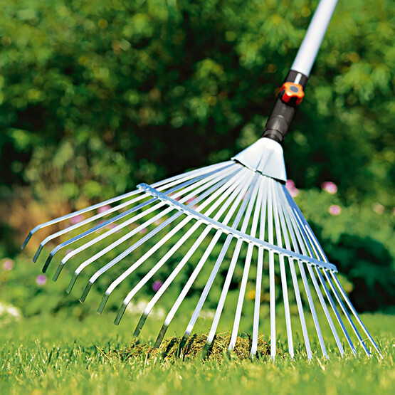 Gardena 3102-20 Yelpaze Çim Tırmığı 50 cm  