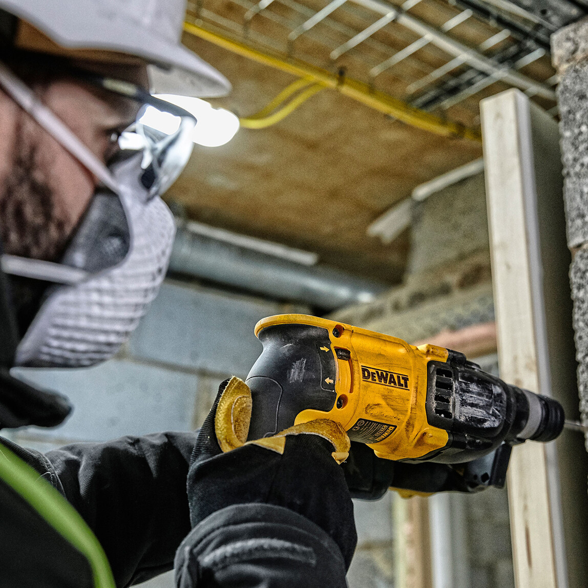    Dewalt D25133K 800W SDS Plus Pnömatik Kırıcı Delici Matkap (5 Parça Uç Seti Hediye!) 