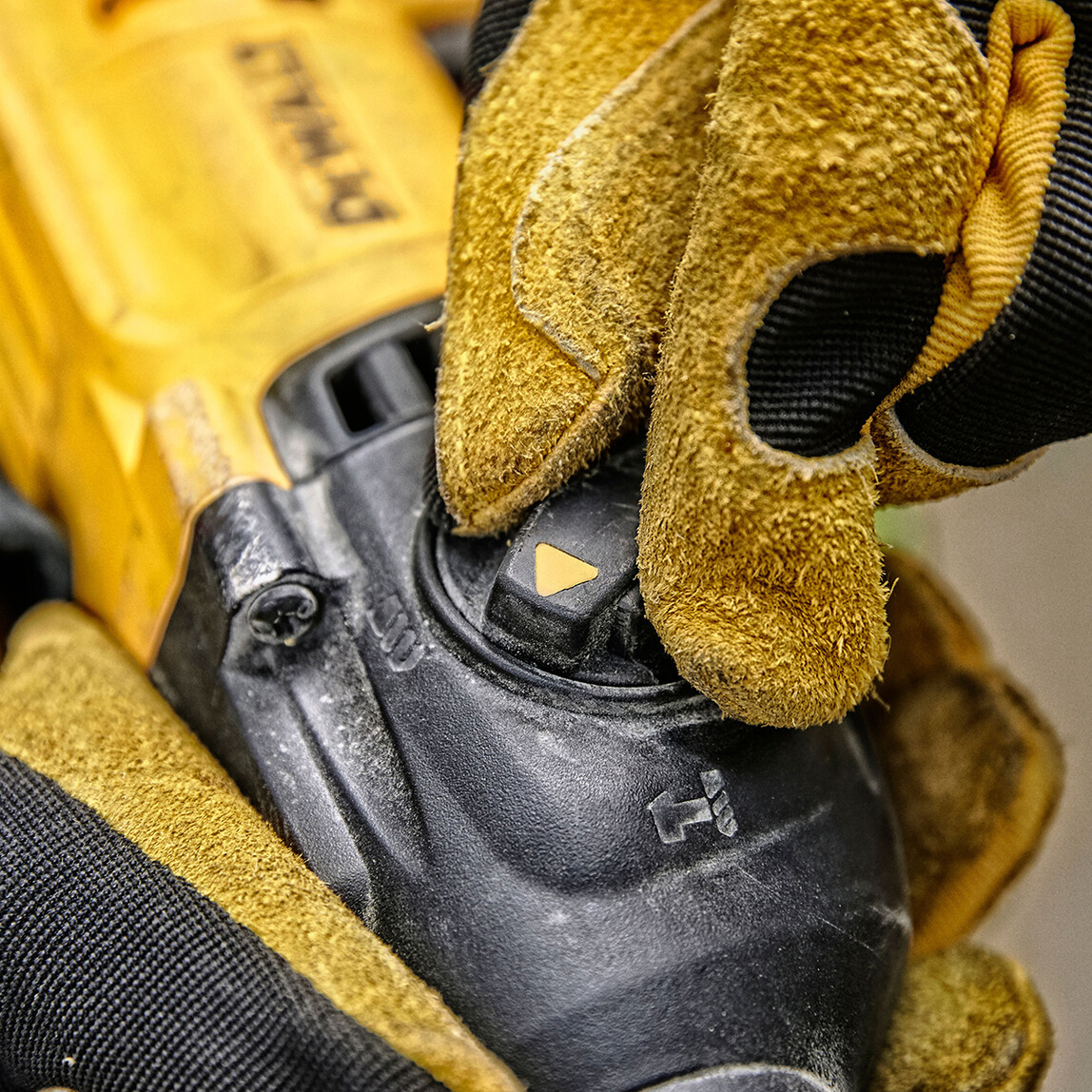    Dewalt D25133K 800W SDS Plus Pnömatik Kırıcı Delici Matkap (5 Parça Uç Seti Hediye!) 