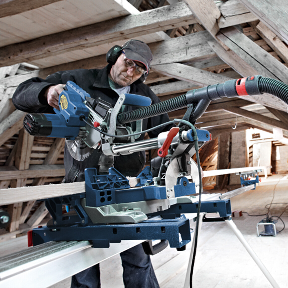    Bosch Profesyonel GCM-8SJL 1600W 30mm Gönye Testere  