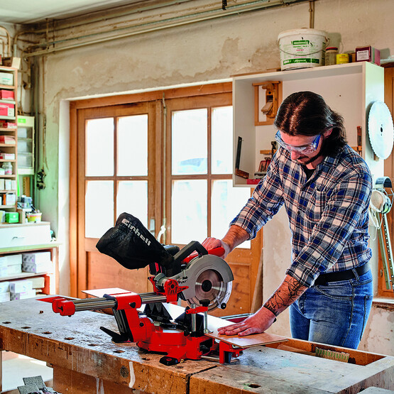 Einhell TE-SM 36/210 Li 210 mm Lazerli Solo Gönye Testere (Akü ve Şarj Cihazı Dahil Değildir.)
