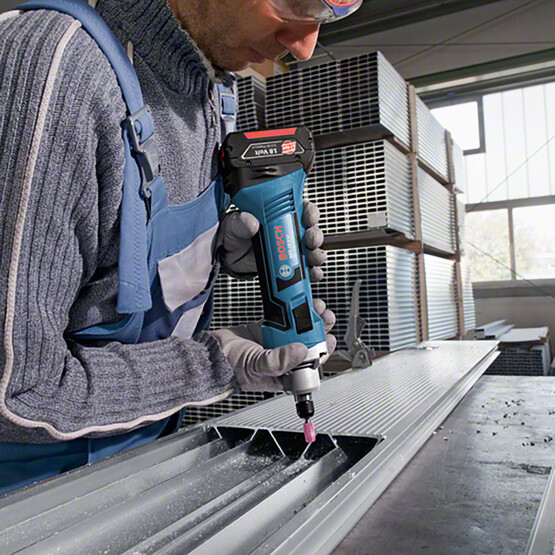 Bosch GGS 18V 115 mm Akülü Kalıpçı Profesyonel Taşlama Makinesi -Solo (Akü ve Şarj Cihazı Dahil Değildir.)