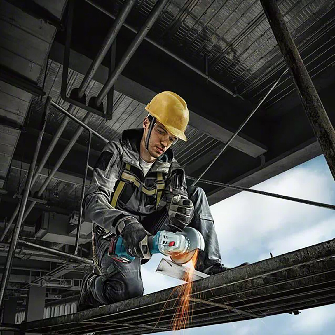    Bosch GWS 180 700W 125 mm Akülü Profesyonel Taşlama Makinesi  