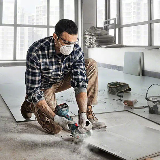 Bosch GWS 180 700W 125 mm Akülü Profesyonel Taşlama Makinesi 