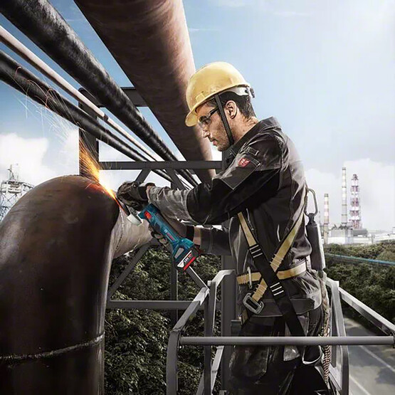 Bosch GWS 180 700W 125 mm Akülü Profesyonel Taşlama Makinesi 