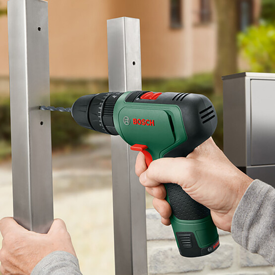 Bosch EasyImpact 1200 (1.5 Ah, Çift Akü, GAL1210CV) 12'li Aksesuar Seti 