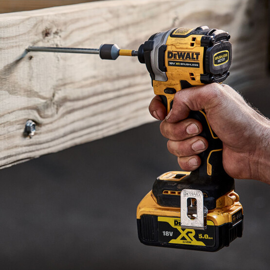 Dewalt Dcf850N-Xj 18 V 206 Nm Kömürsüz Motor Akülü Darbeli Tornavida -Solo (Akü ve Şarj Cihazı Dahil Değildir.)