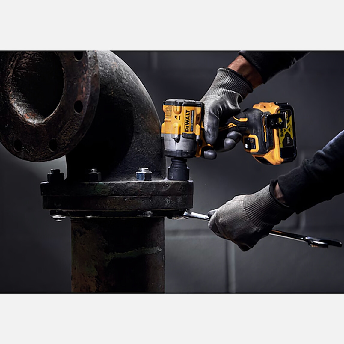    Dewalt Dcf922Nt-Xj 18 V 406 Nm Kömürsüz Motor Somun Sıkma Makinesi -Solo (Akü ve Şarj Cihazı Dahil Değildir.) 