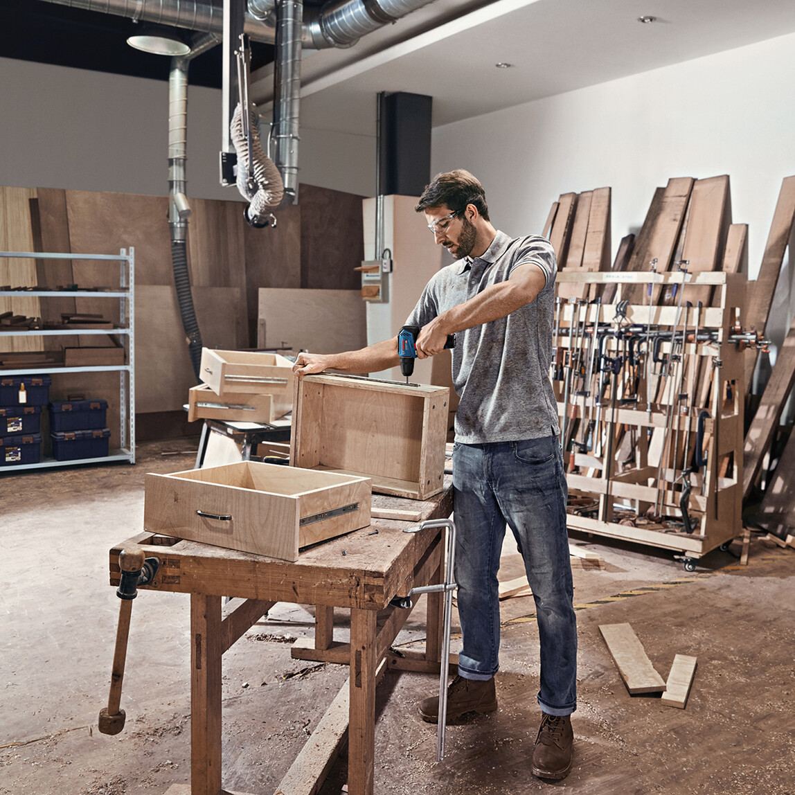    Bosch Gsr 12V-30 Akülü Vidalama Darbesiz  