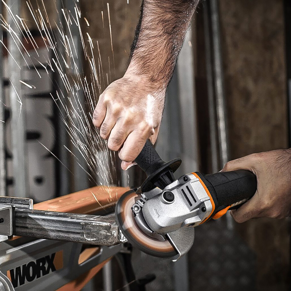    WORX WX803 20Volt 2.0/4.0 Ah. Li-ion Çift Akülü 125mm Profesyonel Şarjlı Avuç Taşlama  