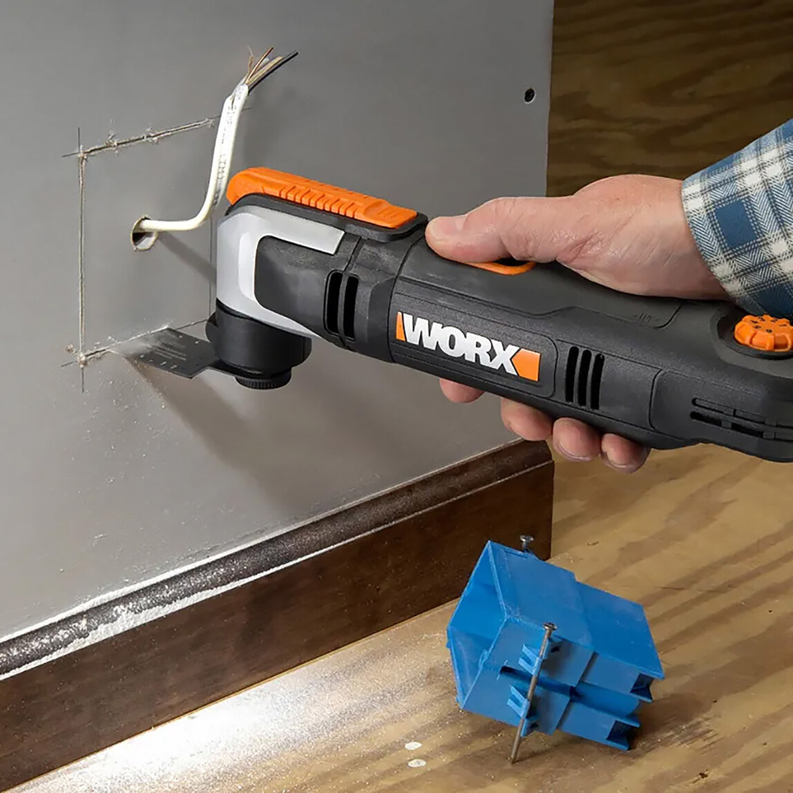    Worx WX686 250Watt Profesyonel Çok Amaçlı Devir Ayarlı Kesme Raspalama ve Zımpara + 19 Adet Aksesuar 