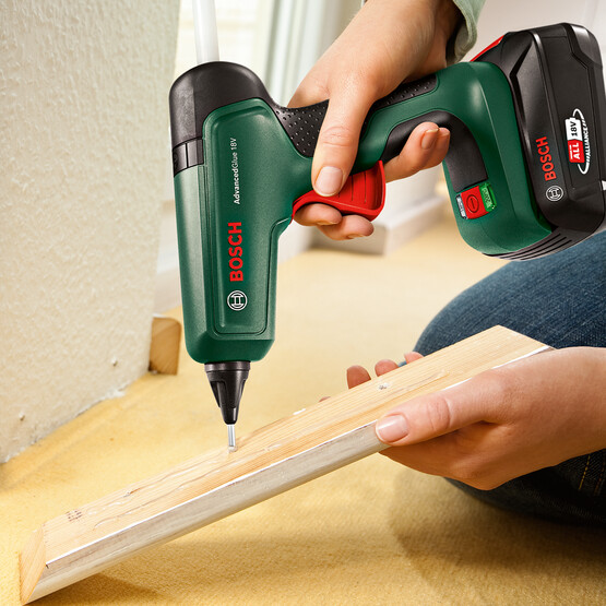 Bosch AdvancedGlue 18V (Solo) Tutkal Tabancası (Akü ve Şarj Cihazı Dahil Değildir.)