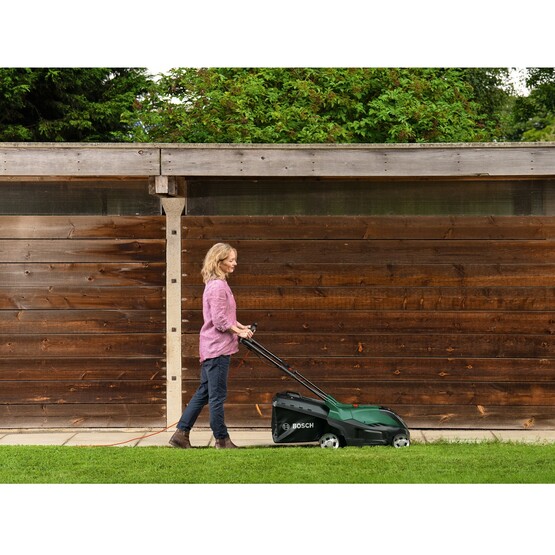 Bosch Advanced Rotak 36V-40-650 Çim Biçme Makinesi ve 1x4,0 Ah Akü Şarj Cihazı