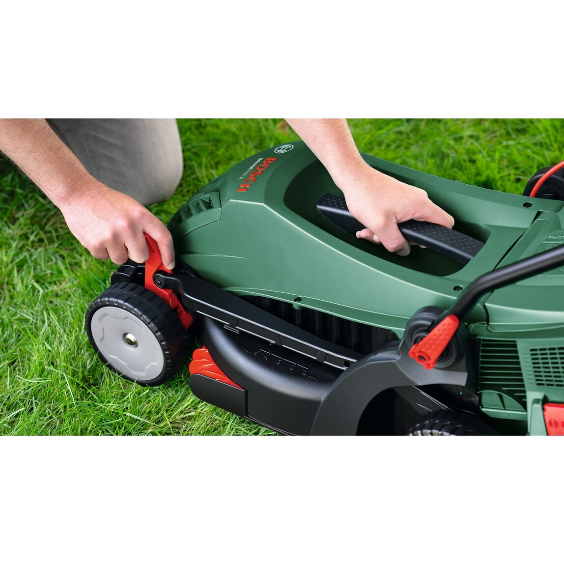    Bosch Universal Rotak 34-405 Çim Biçme Makinesi 